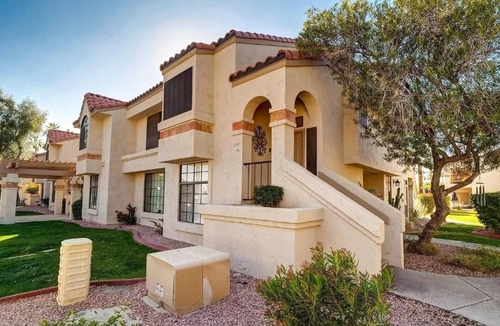 Central Scottsdale Condo | Luxury, Location and a Welcome Feel in Beautiful Scottsdale Racquet Club