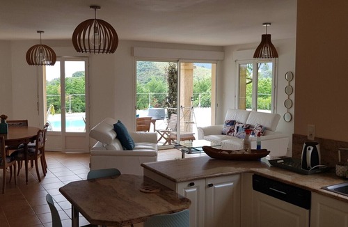 Afa Villa | Magnificent villa with swimming pool and wooded garden