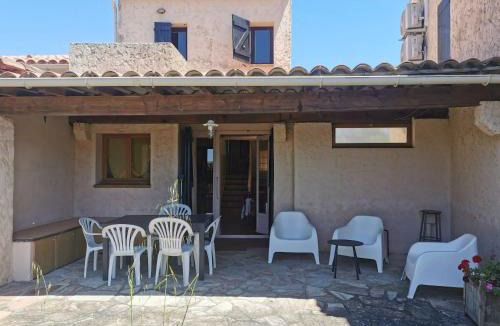 Calcatoggio House | Maison accueillante à Calcatoggio avec jardin clôturé.