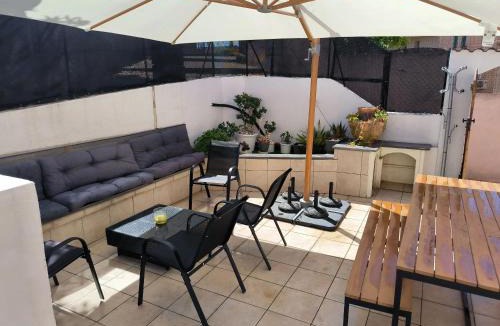 Mezzavia House | Maison chaleureuse à Ajaccio avec vue sur le jardin