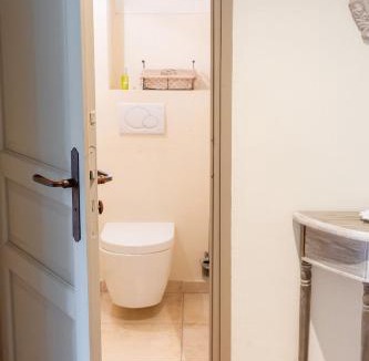 Montsegur-sur-Lauzon Bed & Breakfast | Maison d'Hôtes Les Caroubiers