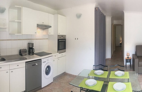 Pinarellu Apartment | Marina N° 7, 6 people on the ground floor, air-conditioned, swimming pool