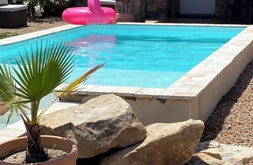 Sari-Solenzara House | Mini-villa with a pool right on the water's edge