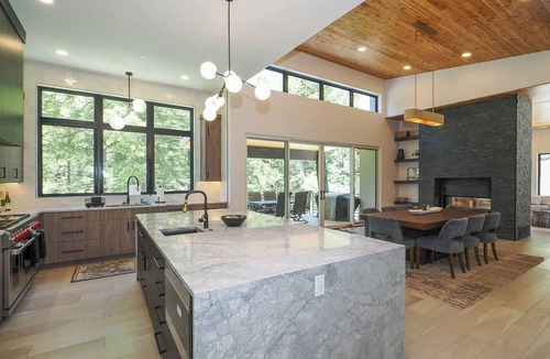 Sundance House | Modern 4BR Mountain Retreat | BBQ Outdoor Dining