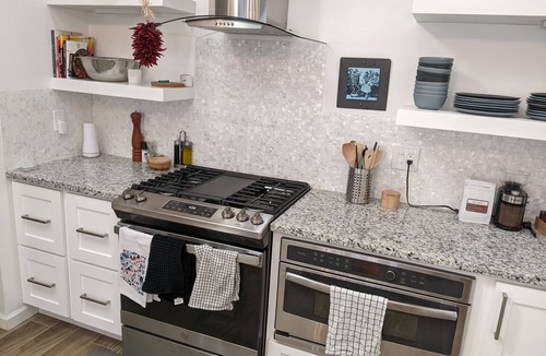Downtown Tucson House | Modern open floor plan 3BR house near downtown, street car and Mercado