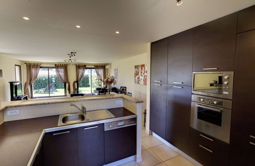 Vico Villa | Modern Villa in Coggia with Balcony