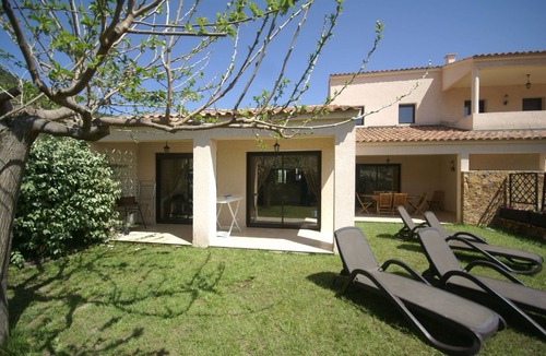 Vico Villa | Modern Villa in Coggia with Balcony