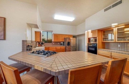 Catalina Foothills Estates House | N Campbell