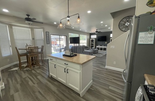East Mesa House | New 5 star gorgeous oasis w/solar pool