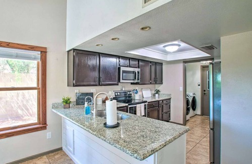 East Mesa House | New AZ Oasis, Fire Pit, Yard, Grill, & Hot Tub!