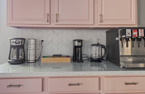 Stratford Estates House | NEW! Sleeps 24+ House w/Heated Pool, Arcades, Soda Fountain