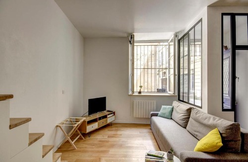 Saint-Michel Apartment | Nice apartment in the historic heart of Bordeaux