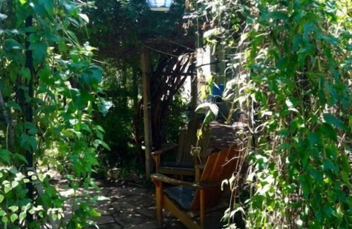 Cottonwood Cottage | Old Town Cottonwood Garden Oasis