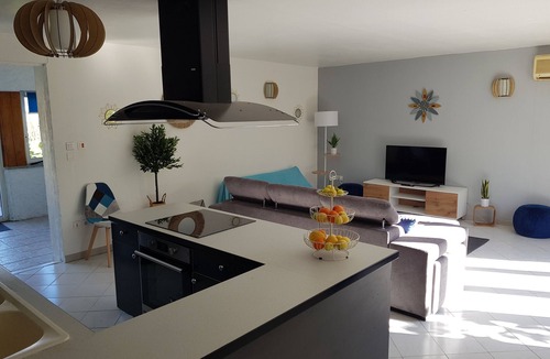 Solaro Apartment | PALMA Large garden with swimming pool 1 km from the sea