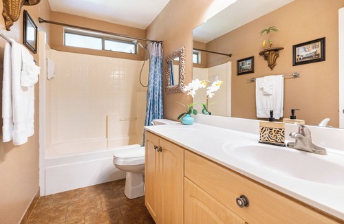 Gilbert House | Peaceful Guest Suite: Prime Location With Garage