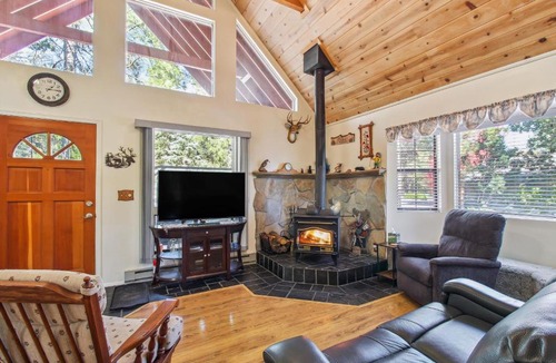 Pinetop-Lakeside House | Peaceful Pinetop-Lakeside Cabin w/4 Decks!