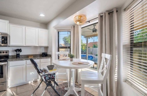 Peoria House | Peoria Paradise: Basketball | Heated Pool | Games