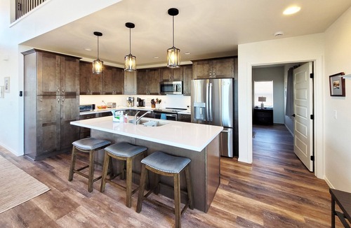 Pine House | Pine Rim View Retreat, a 3BR Mountain Escape