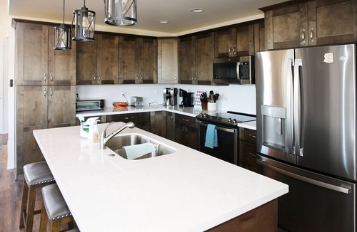 Pine House | Pine Rim View Retreat, a 3BR Mountain Escape