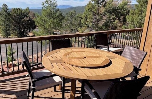 Pine House | Pine Rim View Retreat, a 3BR Mountain Escape