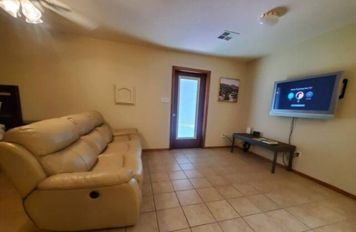 Yuma Cottage | Pool House Get-a-Way