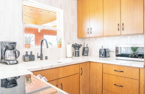 Landers House | Private 5-Acre Joshua Tree Desert Escape - Hot Tub, Fire Pit & Mountain Views