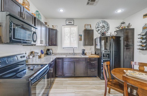 Gilbert House | Private Acreage, Pet-Friendly Yard! Gilbert Haven