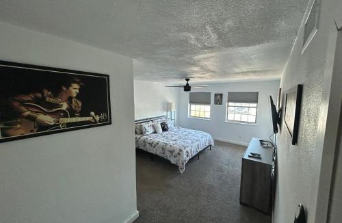 Bullhead City House | Private Oasis Condo with River views across from Laughlin