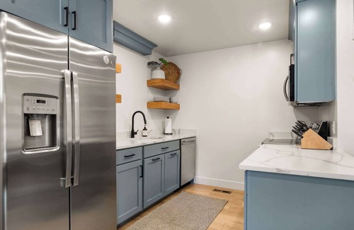 Moab Condo | Private Patio Oasis Hot Tub + Grill Downtown