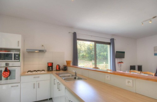Carbuccia Cottage | Quiet Gravona gîte with heated swimming pool