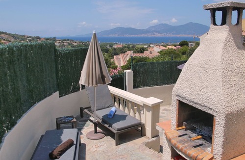 Porticcio House | Quiet house 1km from the beach, with tennis court and communal swimming pools