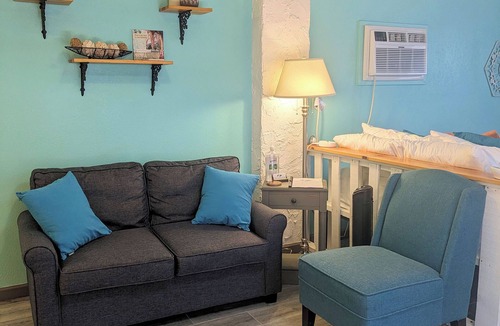 Chandler Bed & Breakfast | Quiet, Pet-Friendly Detached Private Studio