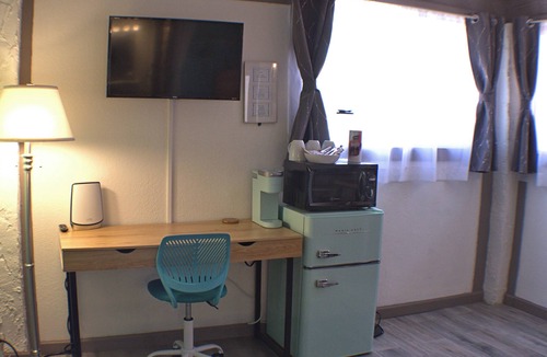 Chandler Bed & Breakfast | Quiet, Pet-Friendly Detached Private Studio
