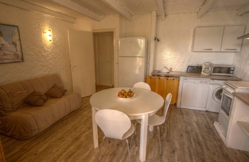 Favone Apartment | RCV-Apartment-Ensuite with Shower-Sea view