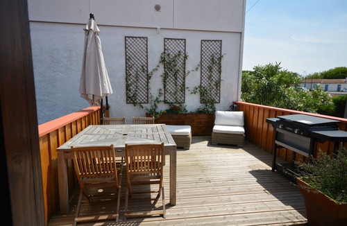 La Teste-de-Buch House | REFURBISHED FISHING HUT ON THE PORT