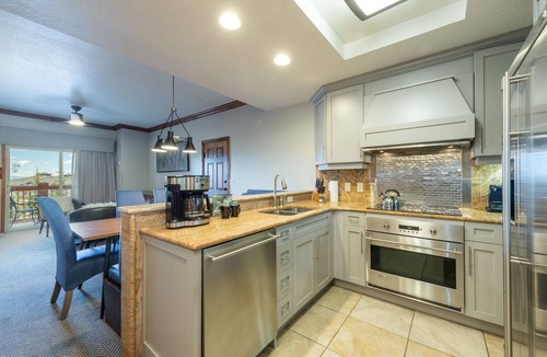 Park City Apartment | Renovated 775sqf Huge 1 BDR Luxury Condo