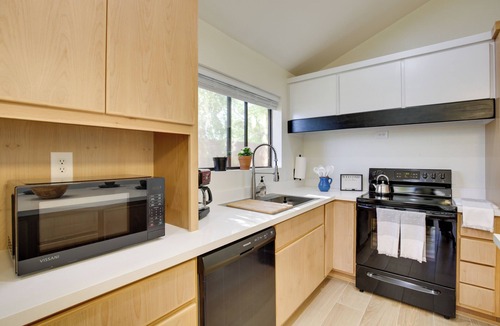 Yuma Apartment | Renovated Yuma Home w/Community Pool!