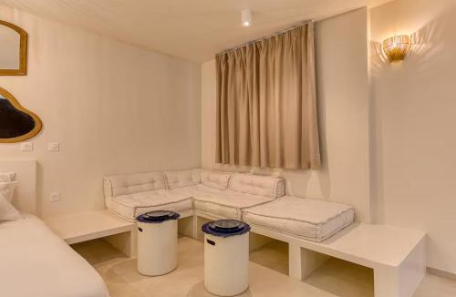 Esbly Apartment | Santorini Suite, Jacuzzi & Hammam