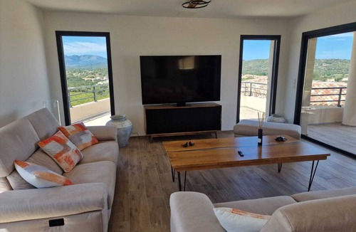 Palasca Villa | SEA AND MOUNTAIN VIEW VILLA