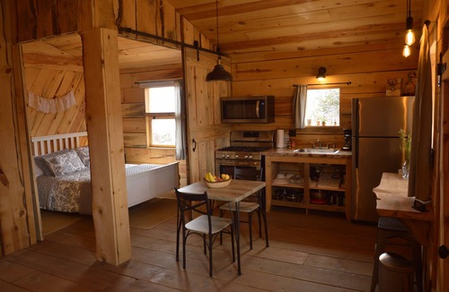 Cordes Lakes Cabin | Secluded Romantic Ranch Cabin at Grapevine Canyon