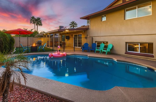 Village Grove House | SERENITY SPLASH: POOL + SPA + POOL TABLE + MORE
