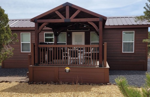 Heber Cabin | Single Story Cabin 2 Bed 1.5 bath Cabin w/Private Hot Tub & water splash pad!