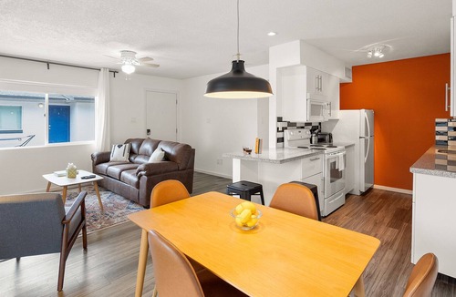Sunset Apartment | Spacious 1BR in Tempe near ASU | Bluu Door | Bobcat