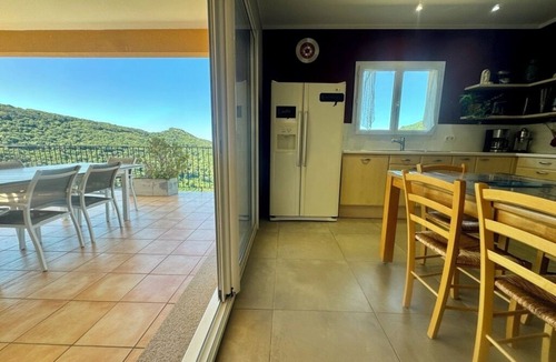 Arbellara Villa | Spacious villa, 10 people, beaches 15 minutes away, ideal for family and friends