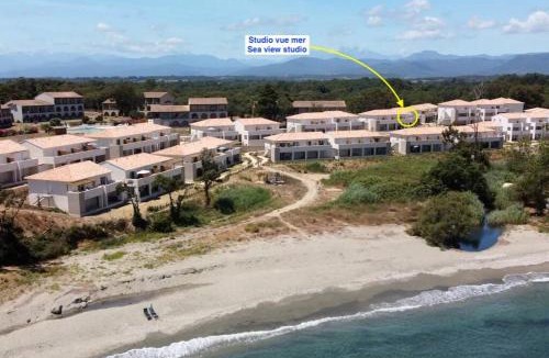Bravone Apartment | Studio 2 personnes vue mer et pieds dans l'eau N113