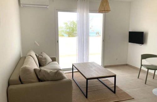 Bravone Apartment | Studio 2 personnes vue mer et pieds dans l'eau N113