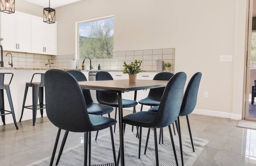 Tucson House | Stunning Designer Home, 4BR/4BA w/Mountain Views and Near Downtown