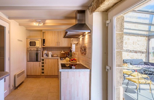 Plogoff House | Stunning private villa for 6 guests with WIFI, TV, terrace and pets allowed