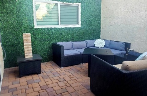 Escalante House | Stylish Central 2BR Townhouse | Walk to Sloan Park