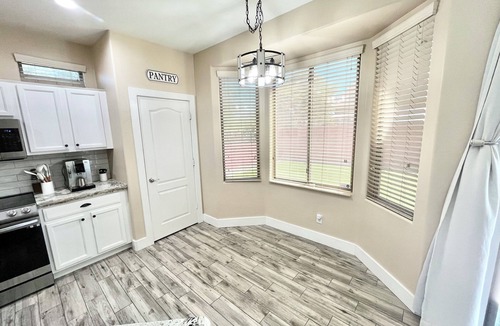 East Mesa House | Sunset Retreat! Quiet, gated community, close to hiking and restaurants